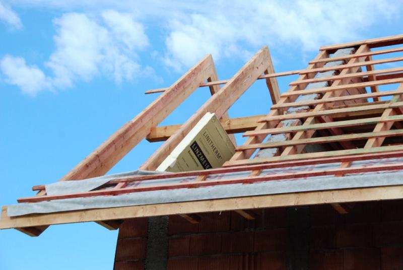 montaż pokryć dachowych z: blachodachówki, blachy trapezowej, dachówki betonowej i ceramicznej