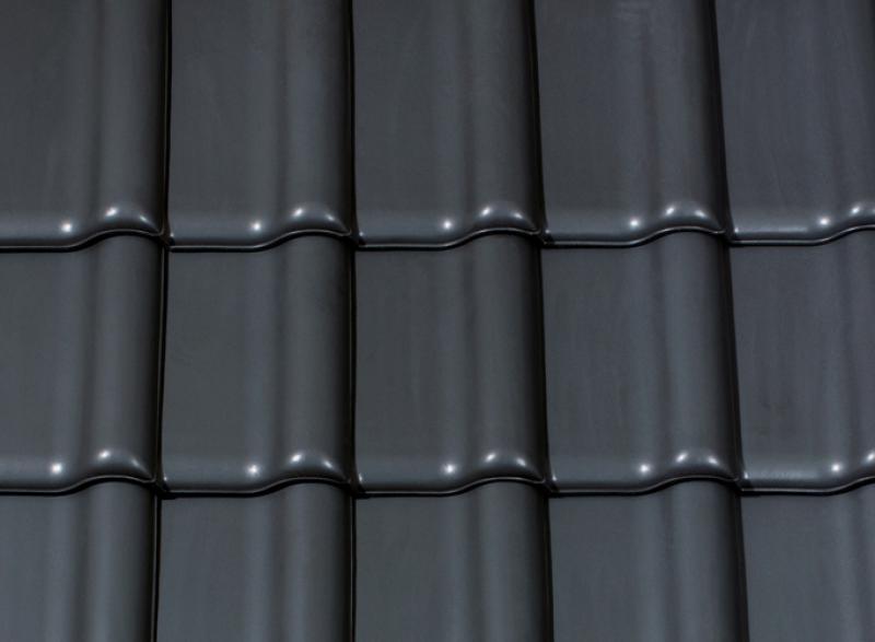 Gallery Image of TITANIA