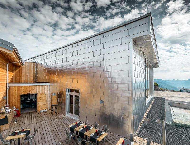 Gallery Image of PANEL DACHOWY FX.12